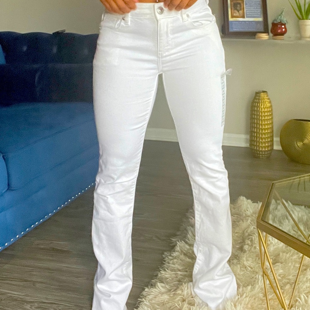 American Eagle white, super stretch , skinny kick jeans